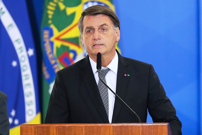 Bolsonaro pode editar decreto para impedir lockdown em estados e municípios