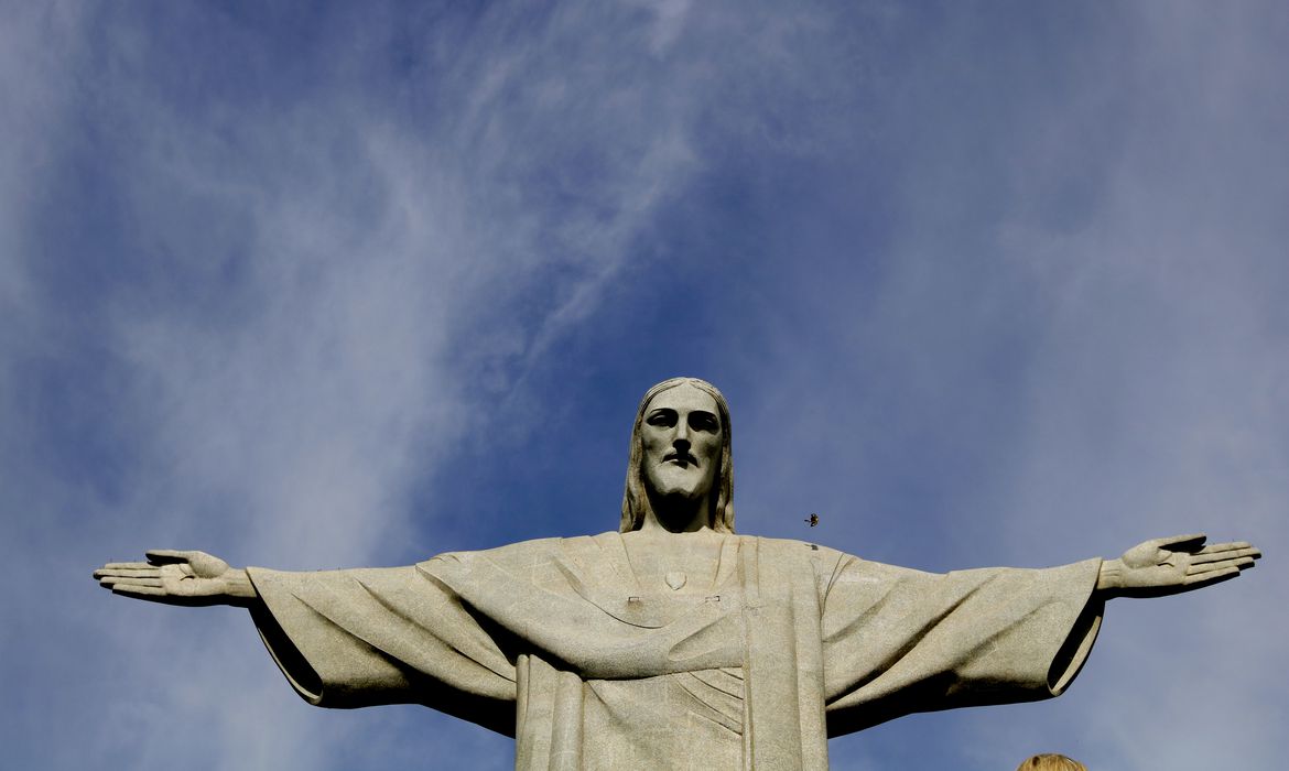 Campanha Cristo Redentor, Eu Quero Doar lança QR Code durante missa