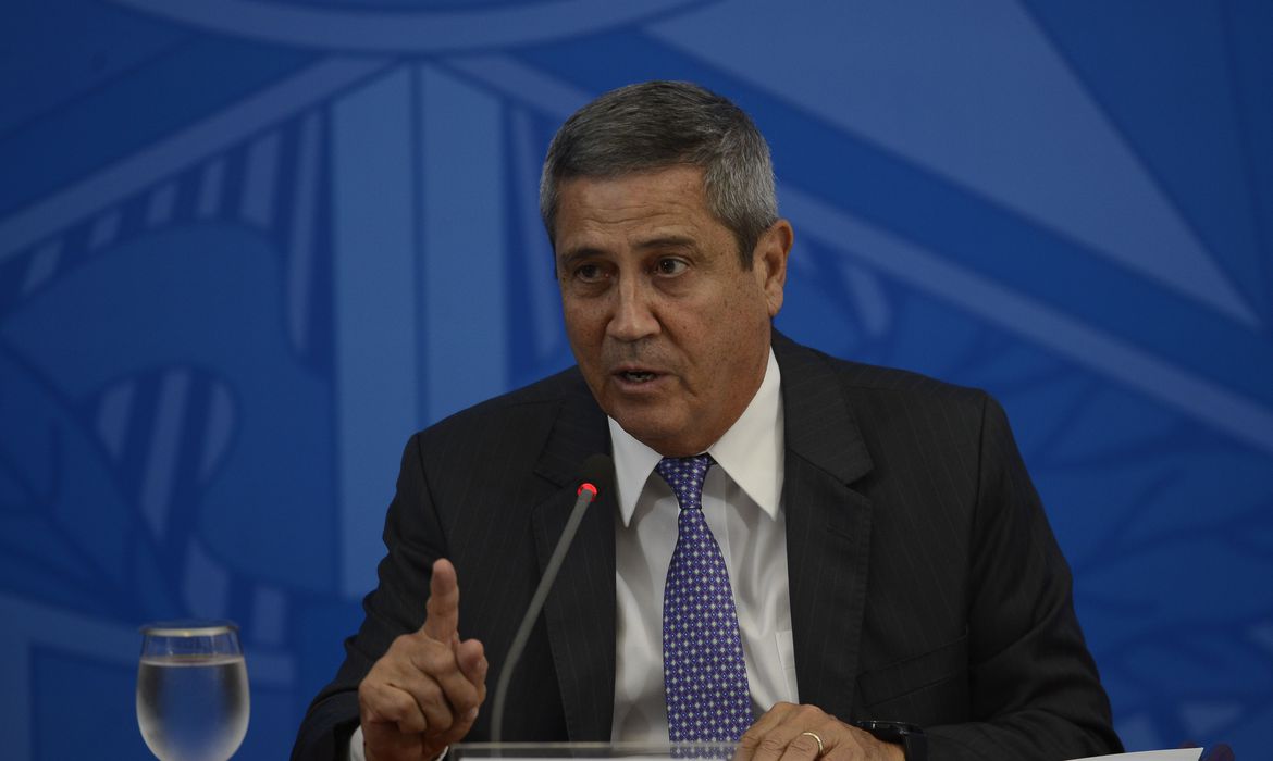 Braga Netto prega união contra iniciativas de desestabilização