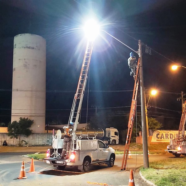 Rua Miguel Petroni recebe iluminação de LED