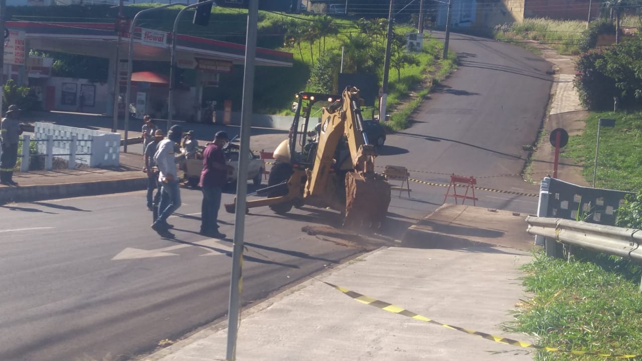 Prefeitura realiza obra na Avenida Francisco Pereira Lopes