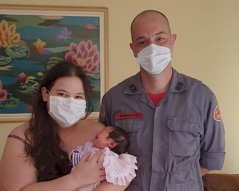 Recém-nascida engasgada com leite é salva por militares do Corpo de Bombeiros em São Carlos