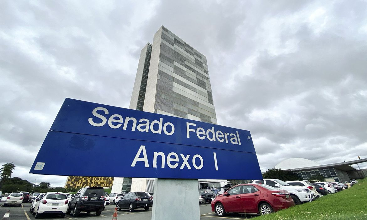 Senado aprova prioridade no registro de fármacos nacionais