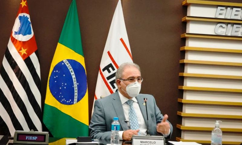Ministro diz que é possível vacinar toda população brasileira contra a Covid-19 em 2021