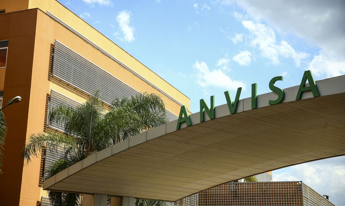 Anvisa aprova produção de insumo para vacina pela Fiocruz