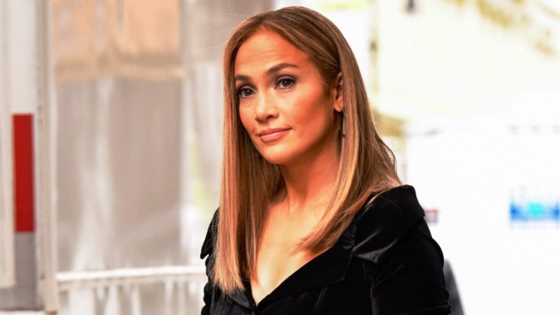 Jennifer Lopez assina contrato com a Netflix e fará filme com diretora de ‘Mulan’