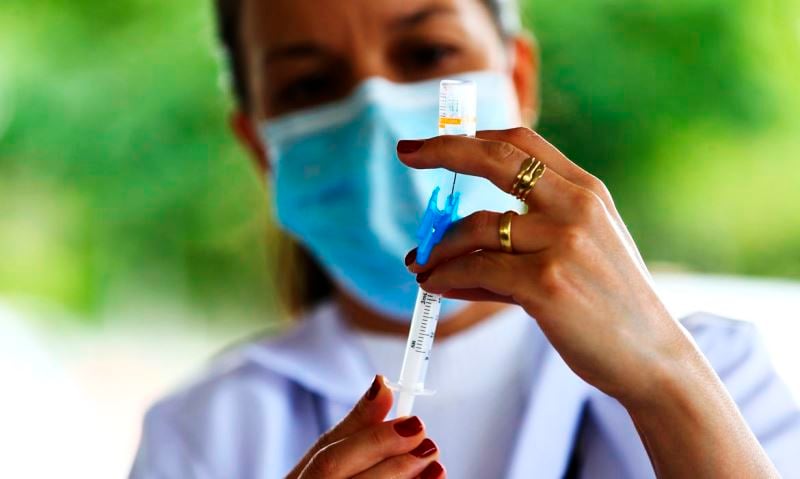 Quantidade de vacinados contra Covid-19 com a 1ª dose chega a 48,9 milhões no Brasil