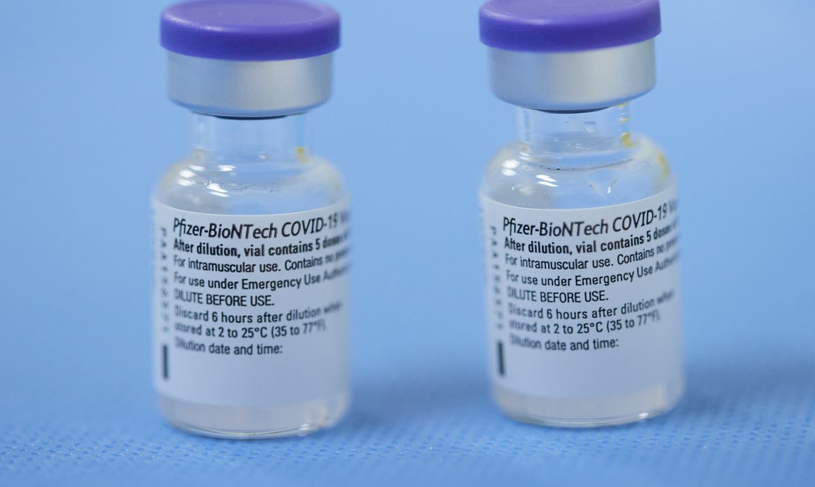 Brasil recebe lote de vacinas da Pfizer pelo consórcio Covax Facility