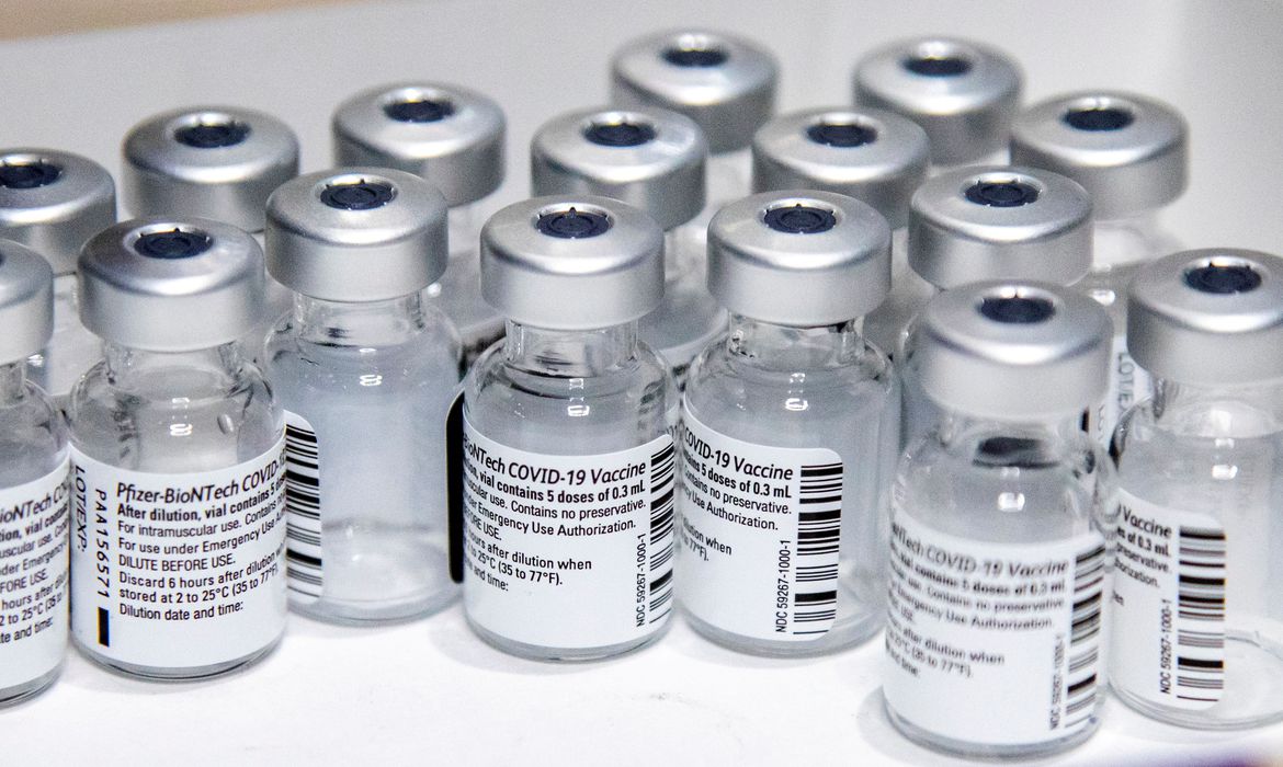 Brasil recebe 527 mil novas doses de vacina da Pfizer
