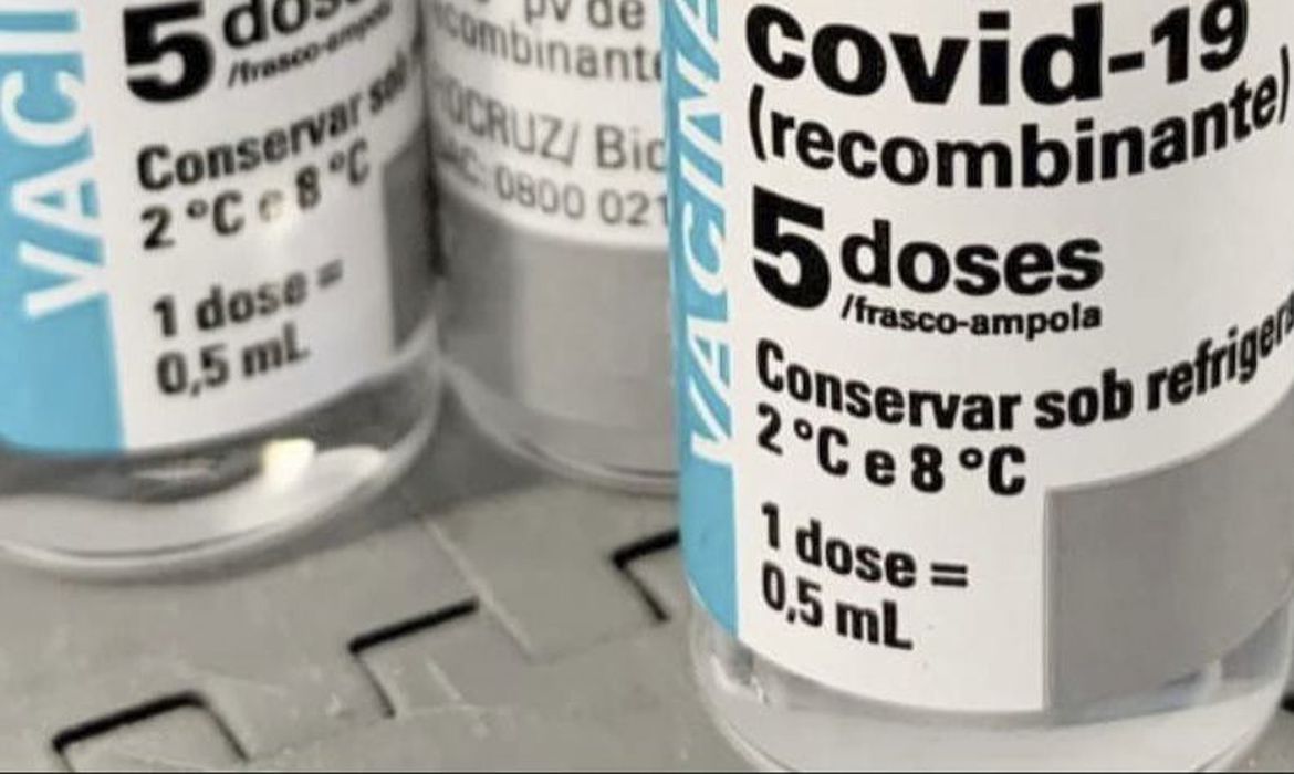 Viana, no ES, começa a vacinar população com meia dose da AstraZeneca