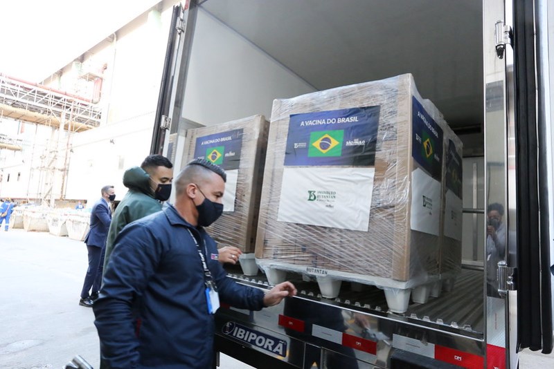 São Paulo entrega mais 1 milhão de vacinas do Butantan ao Brasil