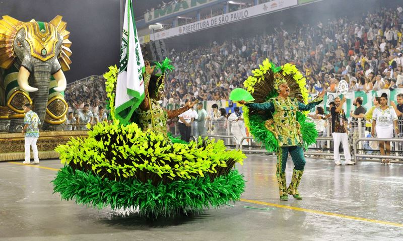 São Paulo e Rio de Janeiro adiam desfiles de Carnaval para abril