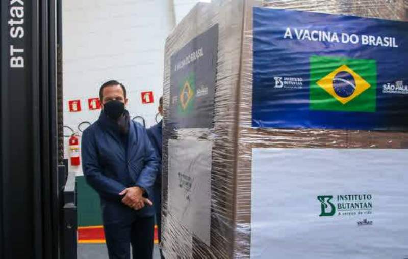 São Paulo inicia entrega de lote de 10 milhões de doses da vacina do Butantan aos brasileiros