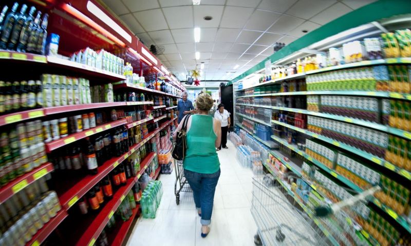 Supermercado é interditado após surto de Covid-19