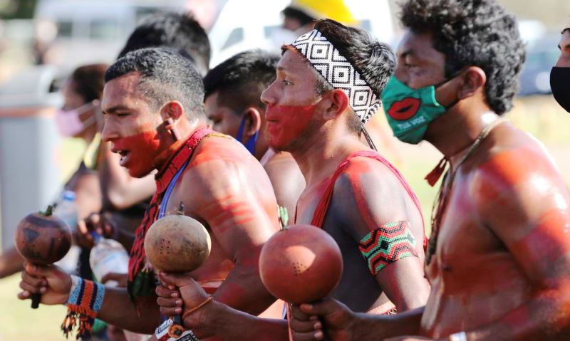 Indígenas voltam a protestar em Brasília contra marco temporal