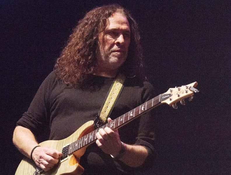 Morre o guitarrista Paulo Rafael