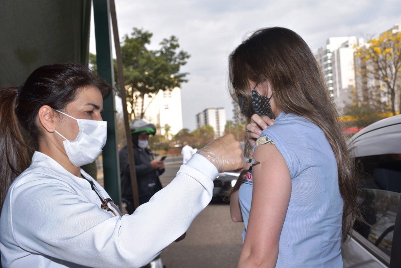 Em setembro, 70% da população estará vacinada com 2ª dose, prevê Prefeitura