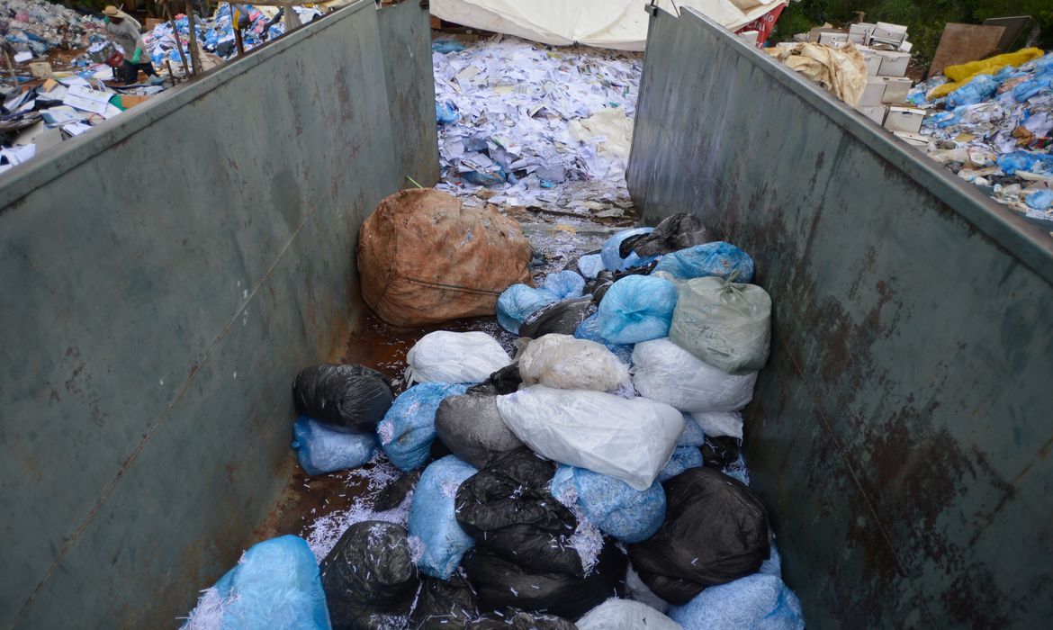Vinte lixões foram desativados entre março e junho