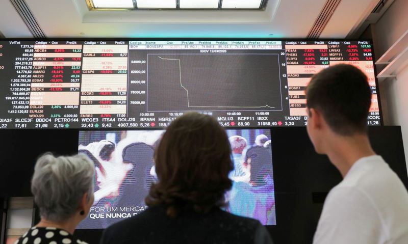 Bolsa cai 0,78% em meio a tensões