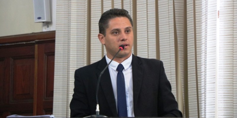 Paraná Filho volta à Câmara e faz críticas ao governo
