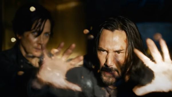 Em ‘Matrix: Resurrections’, Keanu Reeves volta como Neo e algo continua errado