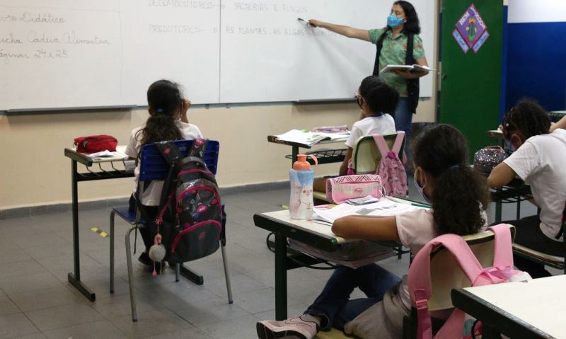 São Paulo libera distanciamento mínimo em escolas, cinemas e teatros