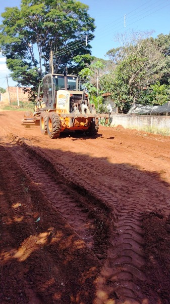 Prefeitura inicia obras de pavimentação em ruas do distrito de Guarapiranga