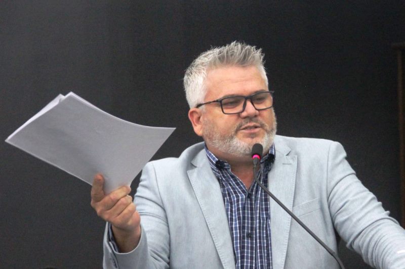 Pastor Adilson obtém R$ 1 milhão para município
