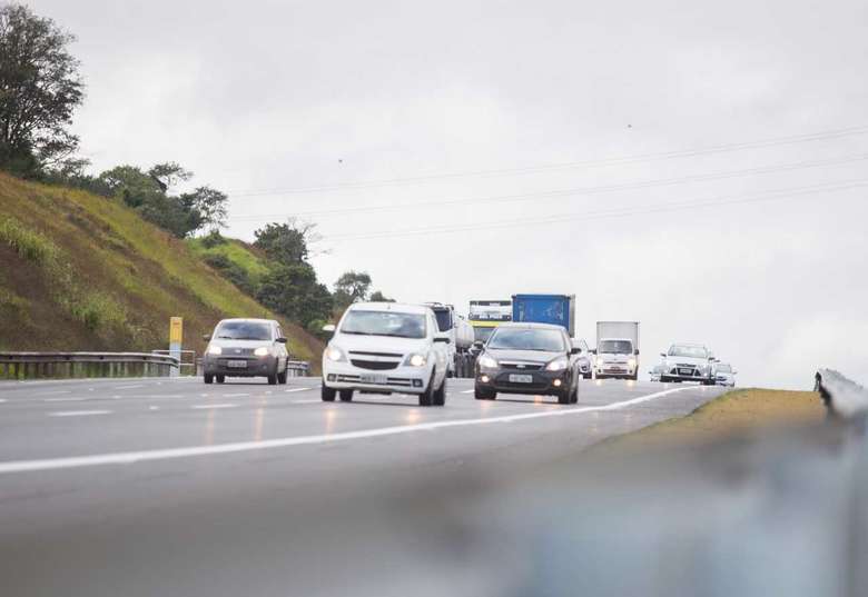Governo de SP envia projeto que permite transferência de veículos com IPVA a vencer