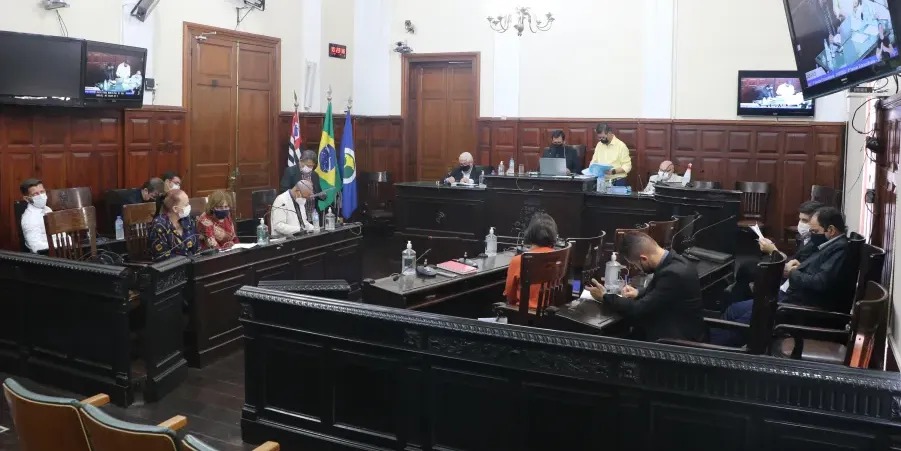 Vereadores aprovam Comissão Processante contra prefeito