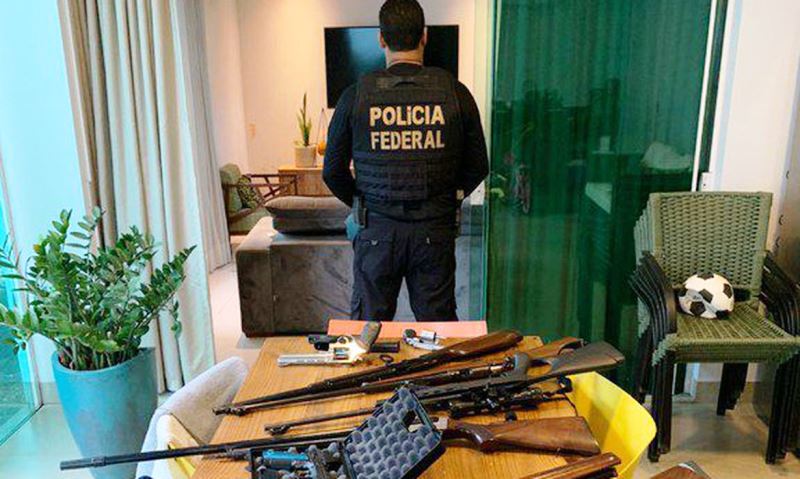 Polícia Federal investiga crimes de contrabando e tráfico internacional de armas