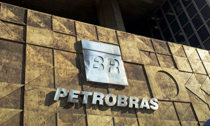 Conselheira do Cade adia julgamento de venda da Reman pela Petrobras
