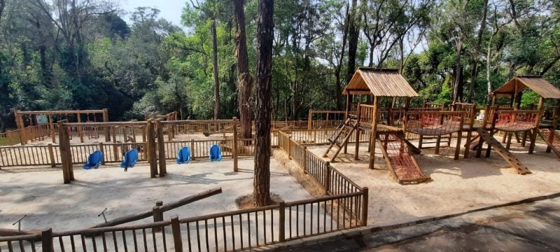 Parque Ecológico ganha playground inclusivo