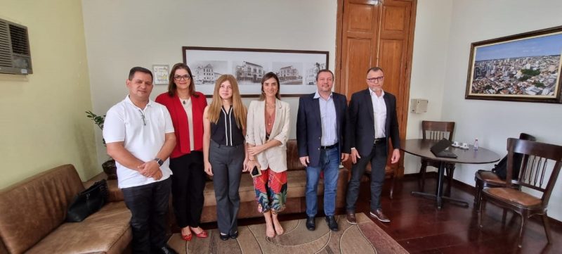 Roselei se reúne com representantes da Febraban e Santander