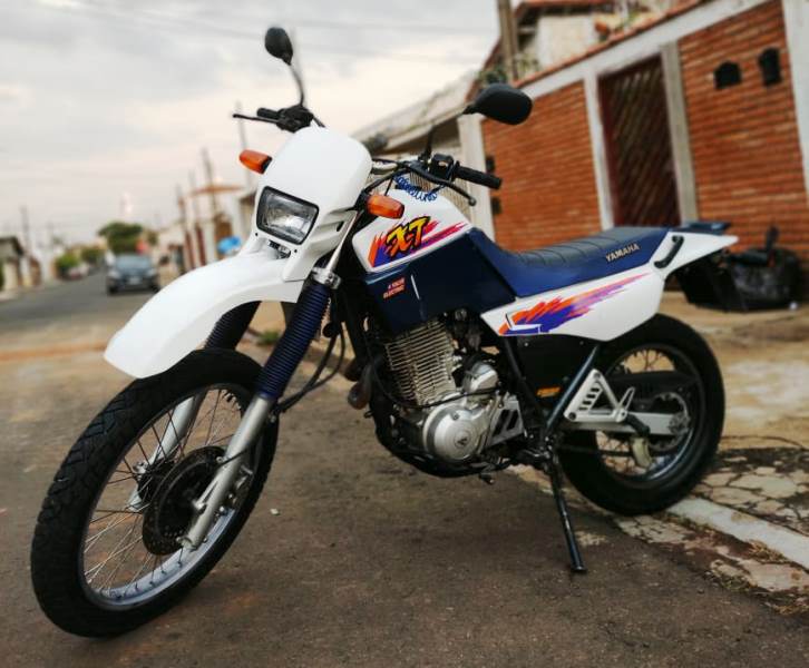 Yamaha XT 600 é furtada na região central de São Carlos