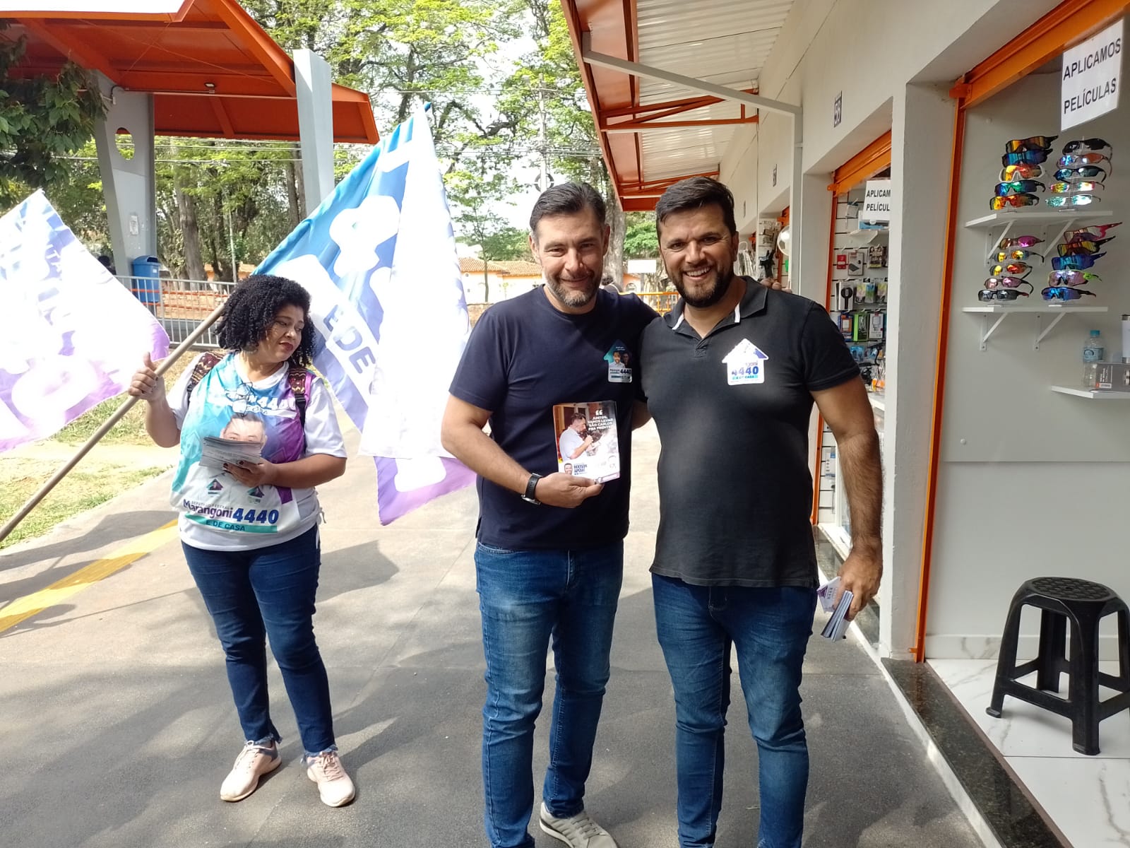 Fernando Marangoni faz campanha em São Carlos