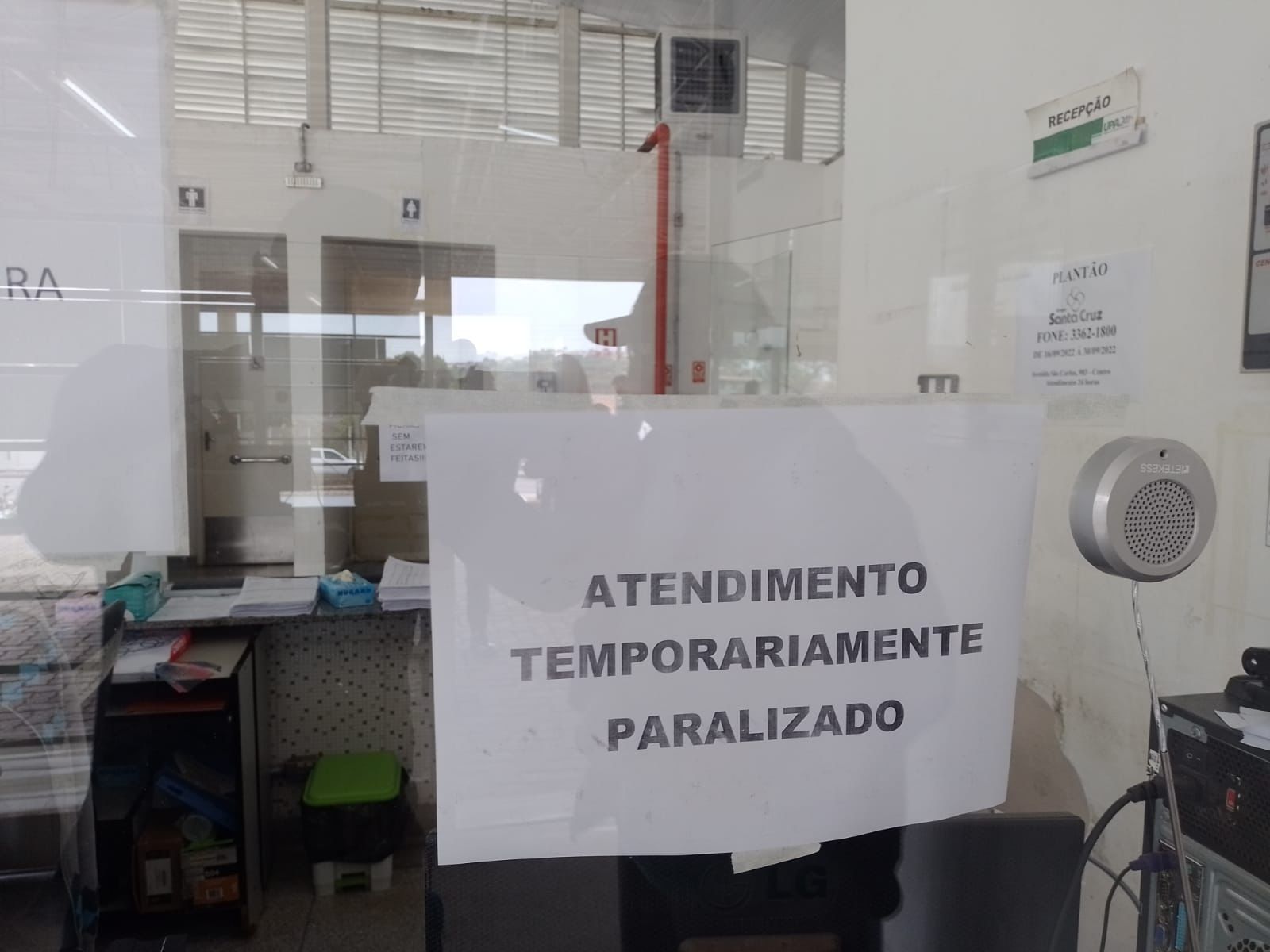 Médicos da UPA Cidade Aracy paralisam atendimentos alegando falta de pagamento