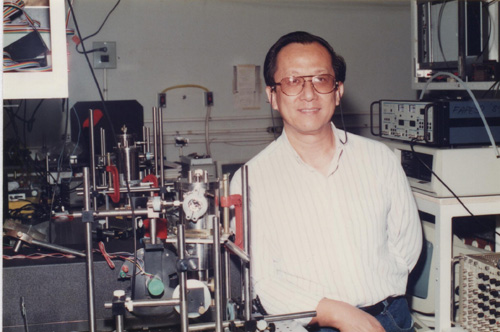 “Laboratório Avançado de Física” – Prof. Máximo Siu Li – Uma merecida homenagem