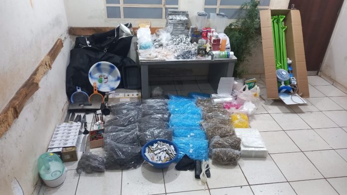 Pm Apreende Grande Quantidade De Drogas Em Araraquara