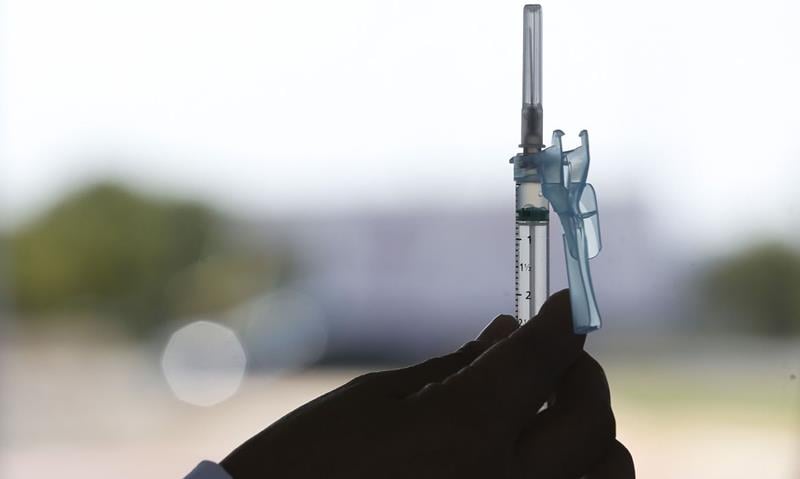 Deputados estaduais aprovam projeto que proíbe exigência de cartão de vacina contra Covid-19