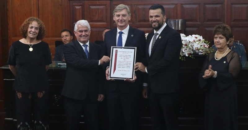 Diretor da EESC-USP é homenageado na Câmara Municipal de São Carlos