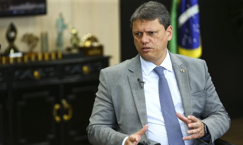 Tarcísio de Freitas lidera disputa pelo governo de São Paulo em 2026