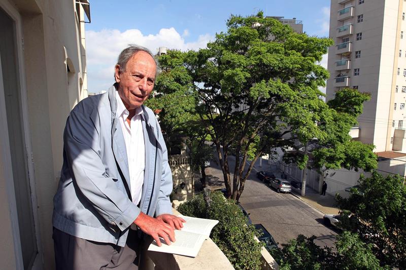 Papel do poeta Claudio Willer foi o de dar voz à vanguarda dos EUA e Brasil