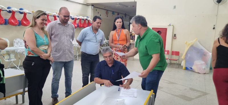 Prefeitura emite ordem de serviço para obras no CEMEI Maria Alice Vaz de Macedo