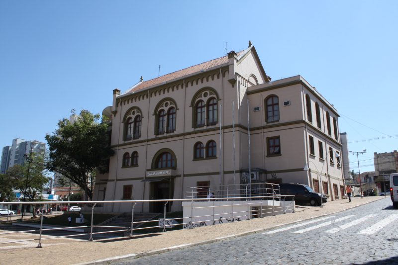 Tribunal de Justiça declara inconstitucional presença da Bíblia na Câmara de São Carlos