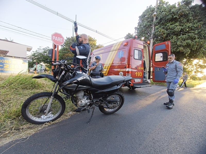 Motociclista se fere em colisão contra carro no Santa Felícia