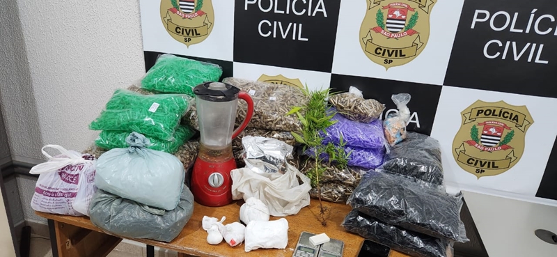 Polícia Civil apreende trio e grande quantia de drogas no CDHU