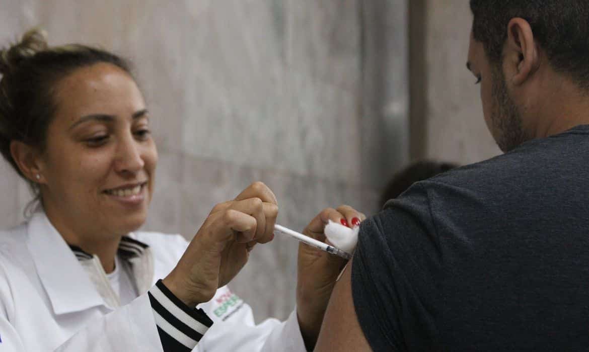 Cobertura vacinal de adultos está em 20% na capital paulista