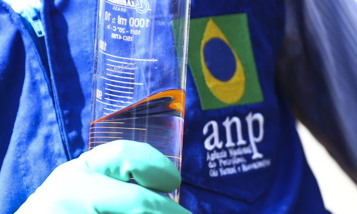 Produção brasileira aumenta 4% em 2022, diz ANP