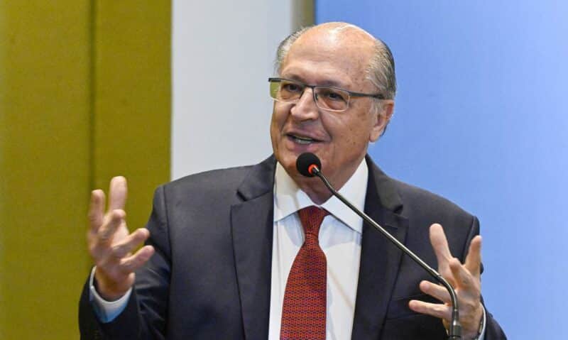 Alckmin recomenda exportação